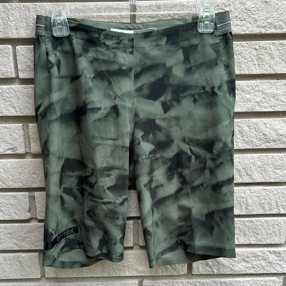 adidas Terrex Green and Black Camo Fitted Athletic Shorts Sz XS